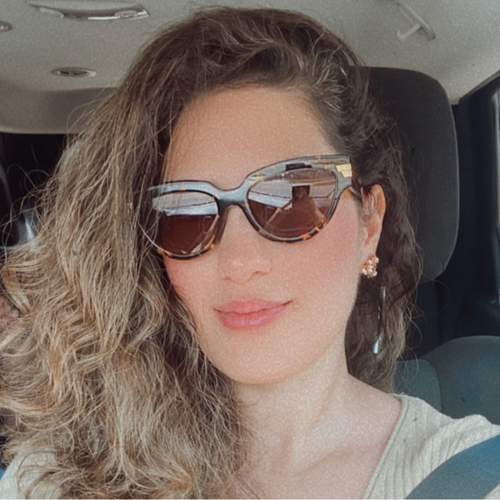 Meet your Posher, Fernanda